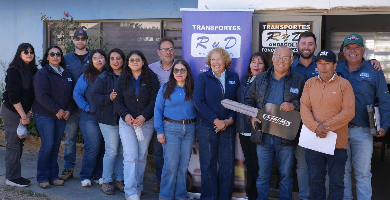 Transportes Rojas y Donaire suman camiones Freightliner a su flota