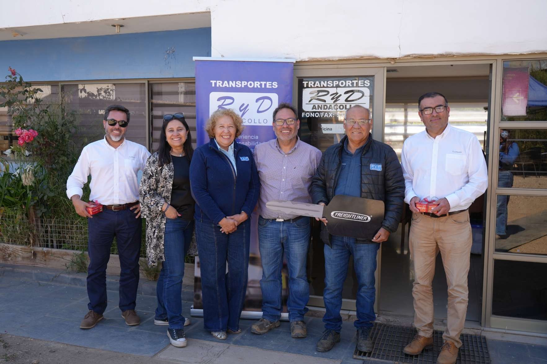 Transportes Rojas y Donaire suman camiones Freightliner a su flota